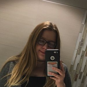 Meet your Posher, Julia